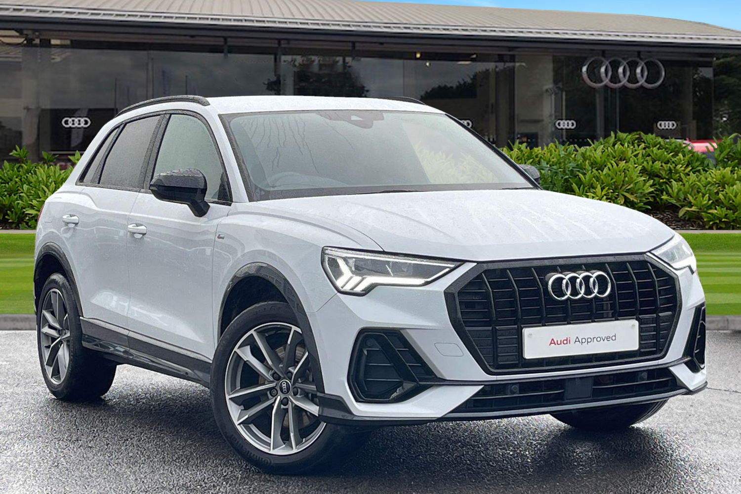 Main listing image - Audi Q3