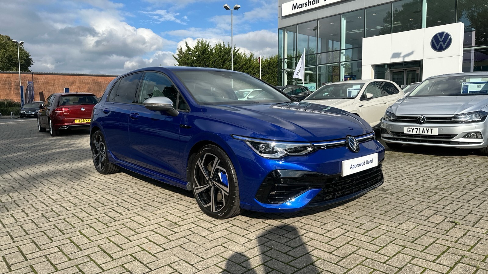 Main listing image - Volkswagen Golf R