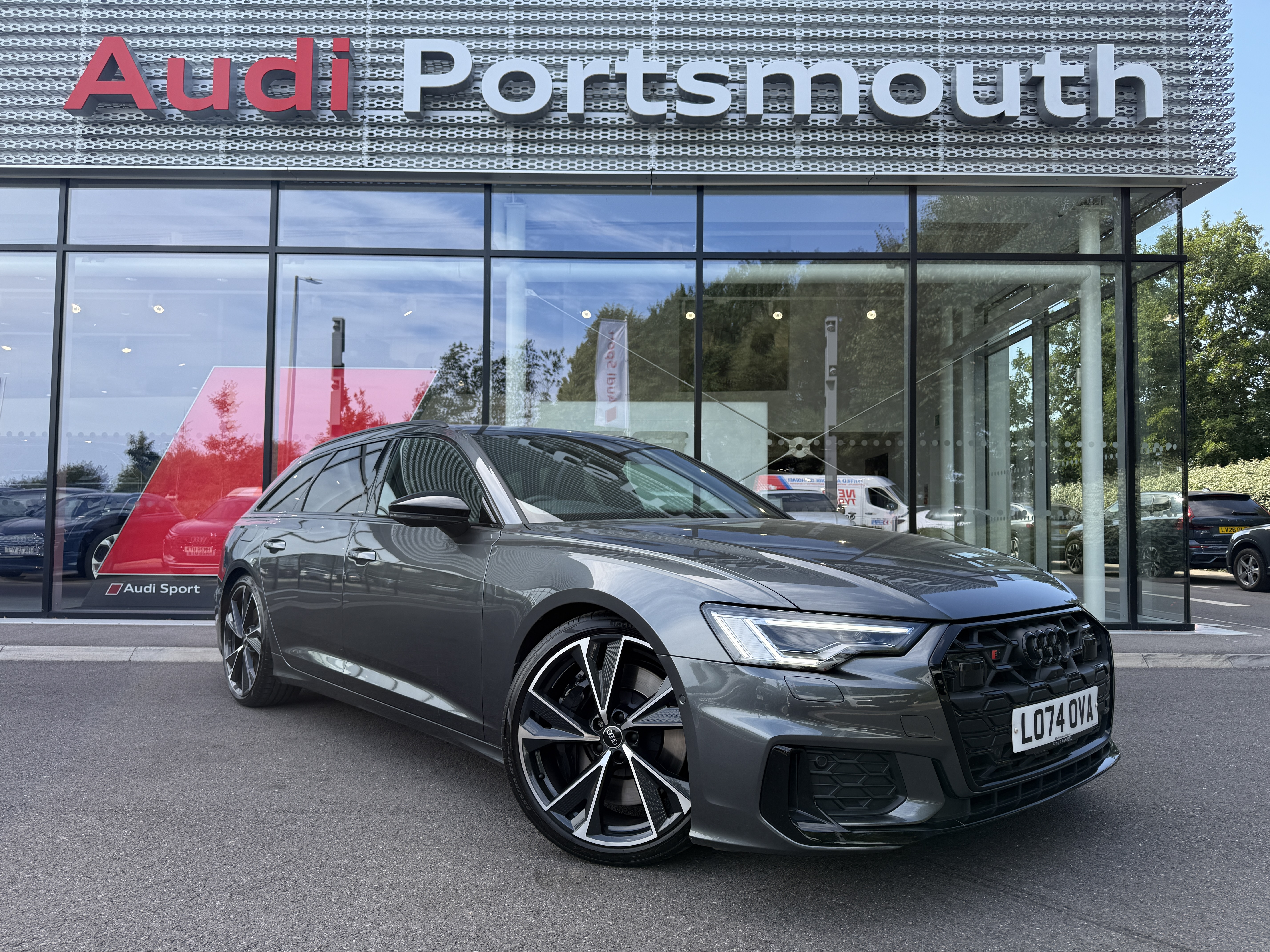 Main listing image - Audi A6