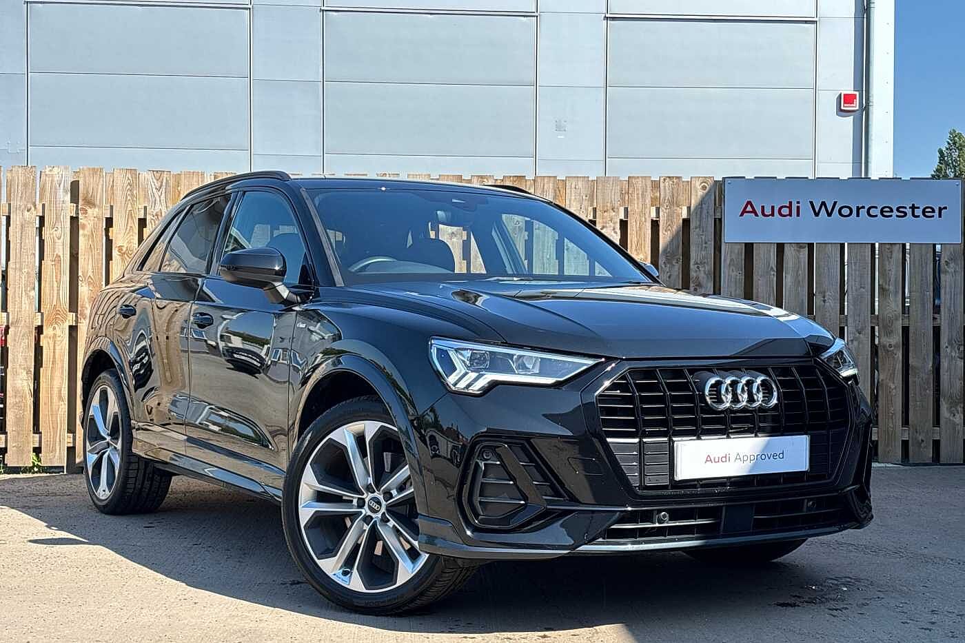 Main listing image - Audi Q3