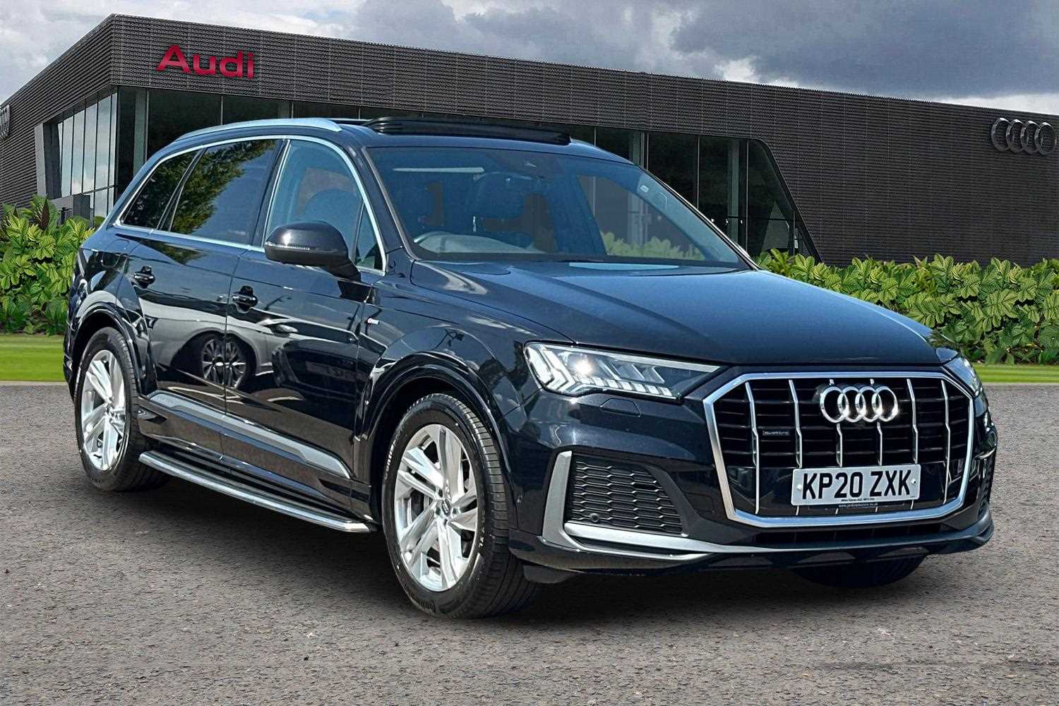 Main listing image - Audi Q7