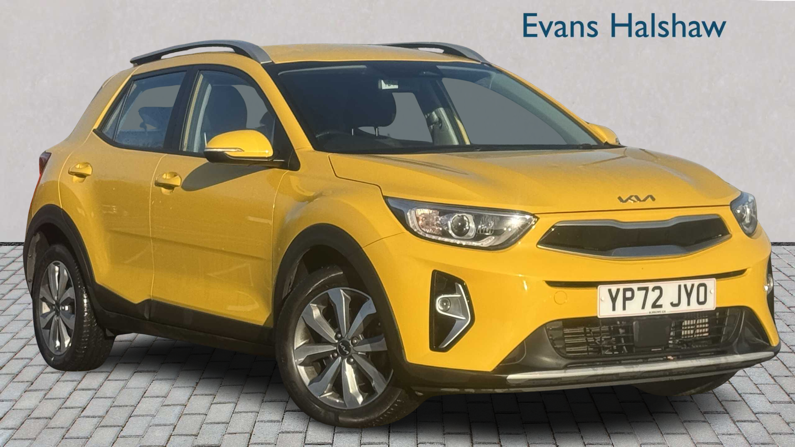 Main listing image - Kia Stonic