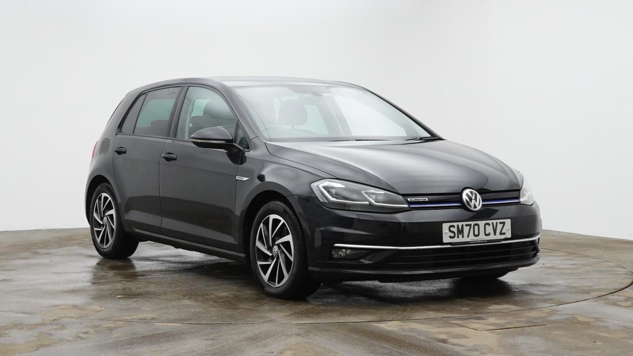 Main listing image - Volkswagen Golf