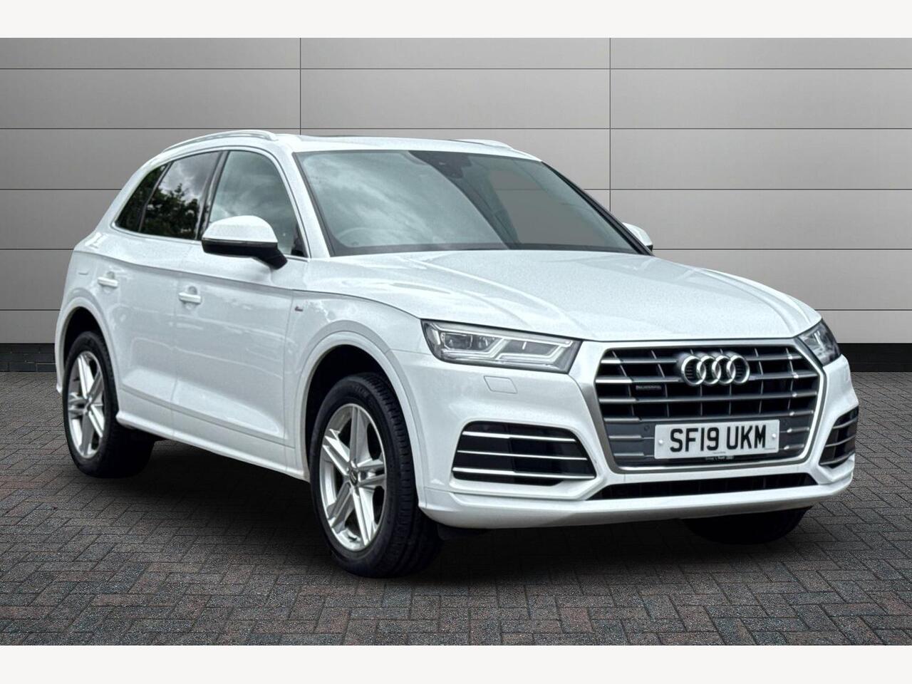 Main listing image - Audi Q5