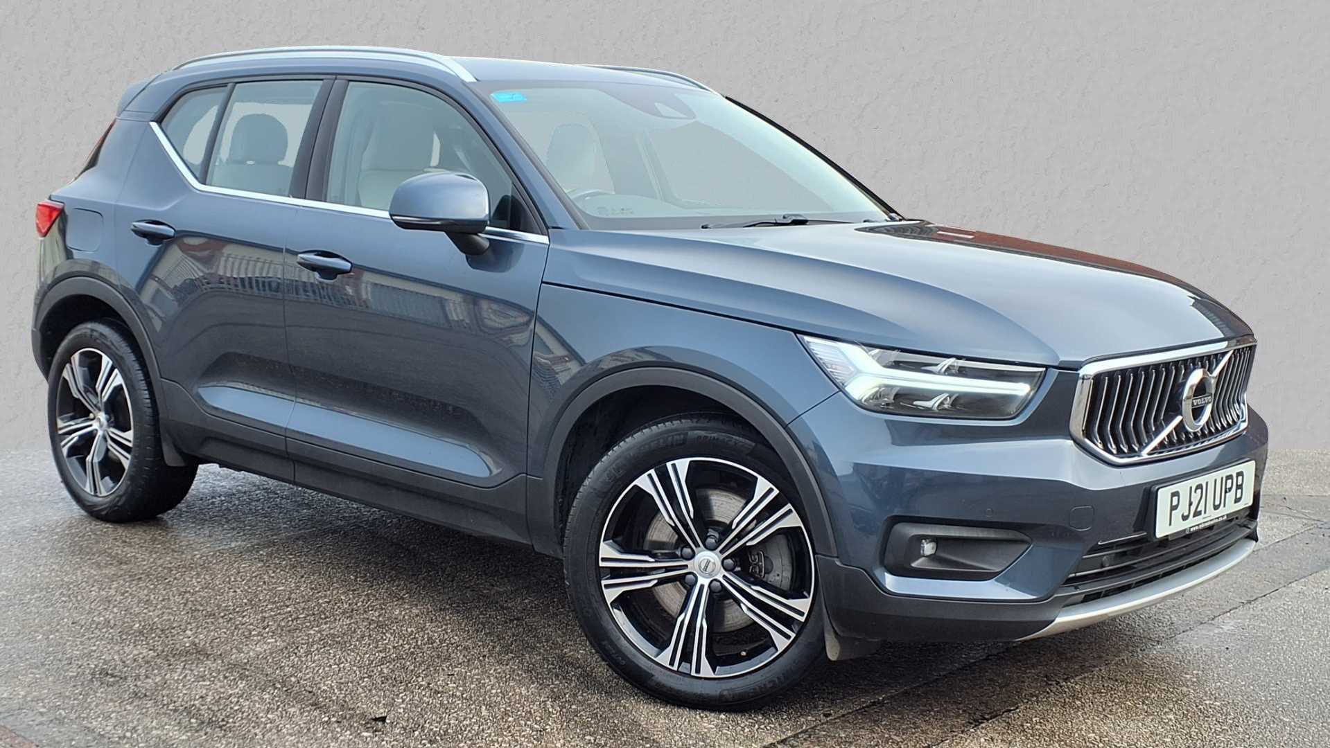 Main listing image - Volvo XC40 Recharge