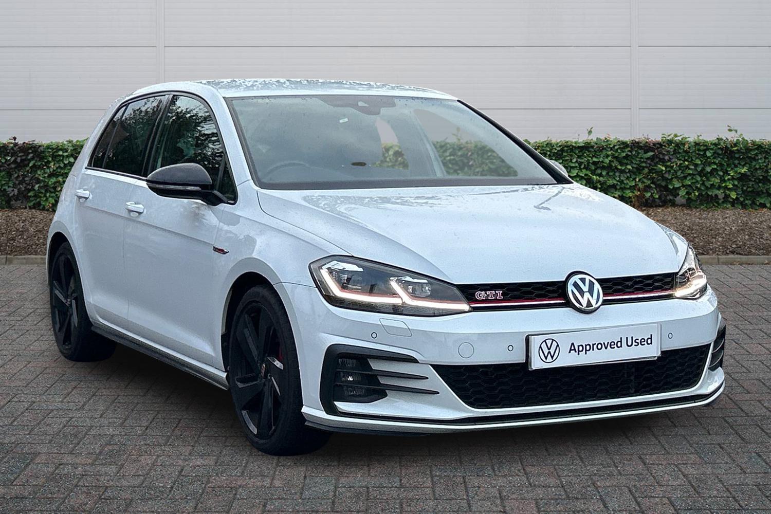 Main listing image - Volkswagen Golf