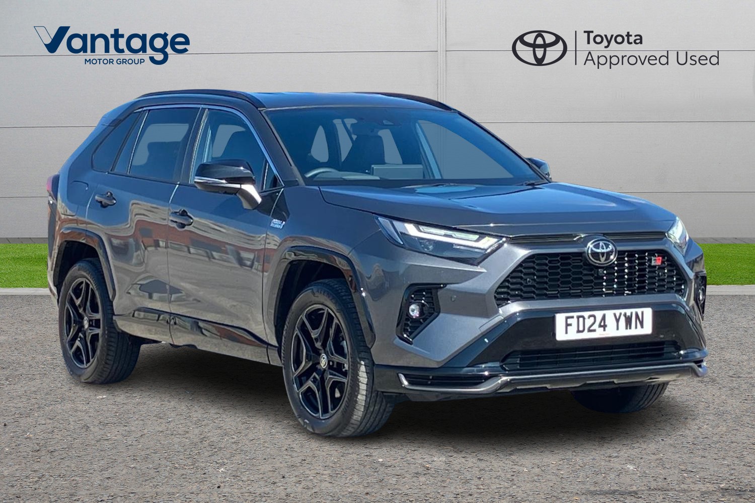Main listing image - Toyota RAV4