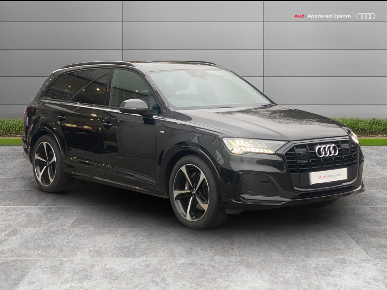 Main listing image - Audi Q7