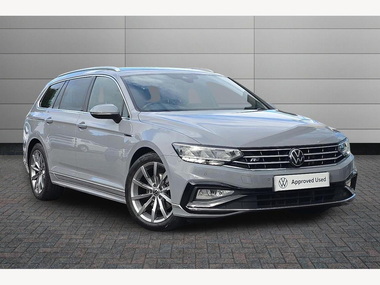Main listing image - Volkswagen Passat