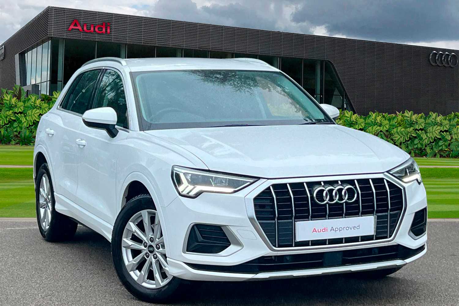 Main listing image - Audi Q3