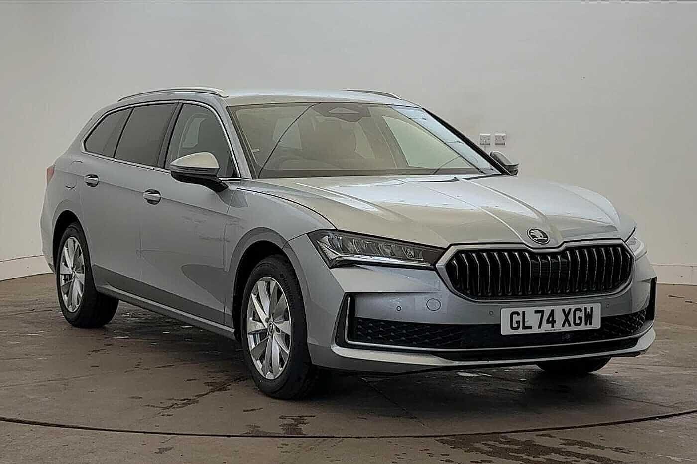 Main listing image - Skoda Superb Estate
