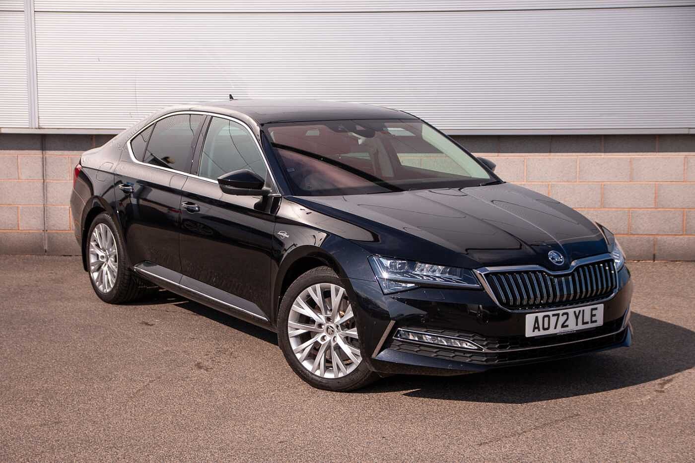 Main listing image - Skoda Superb