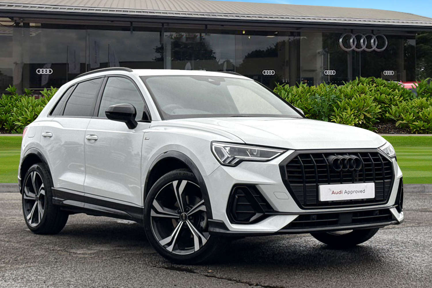 Main listing image - Audi Q3