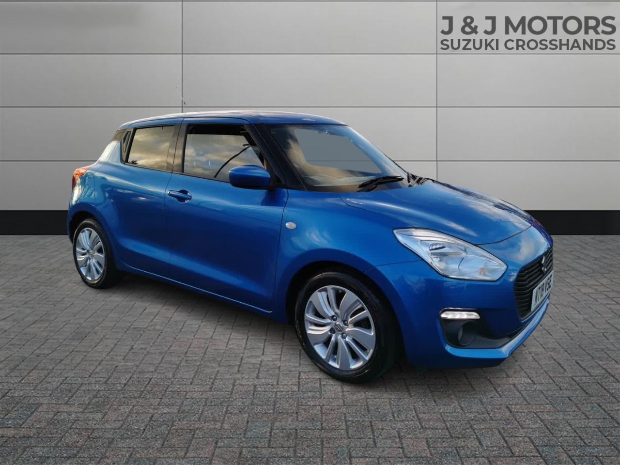 Main listing image - Suzuki Swift