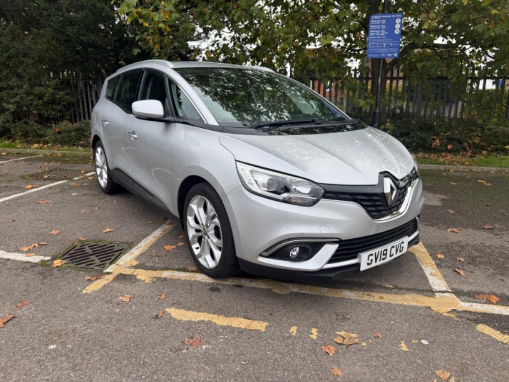 Main listing image - Renault Grand Scenic