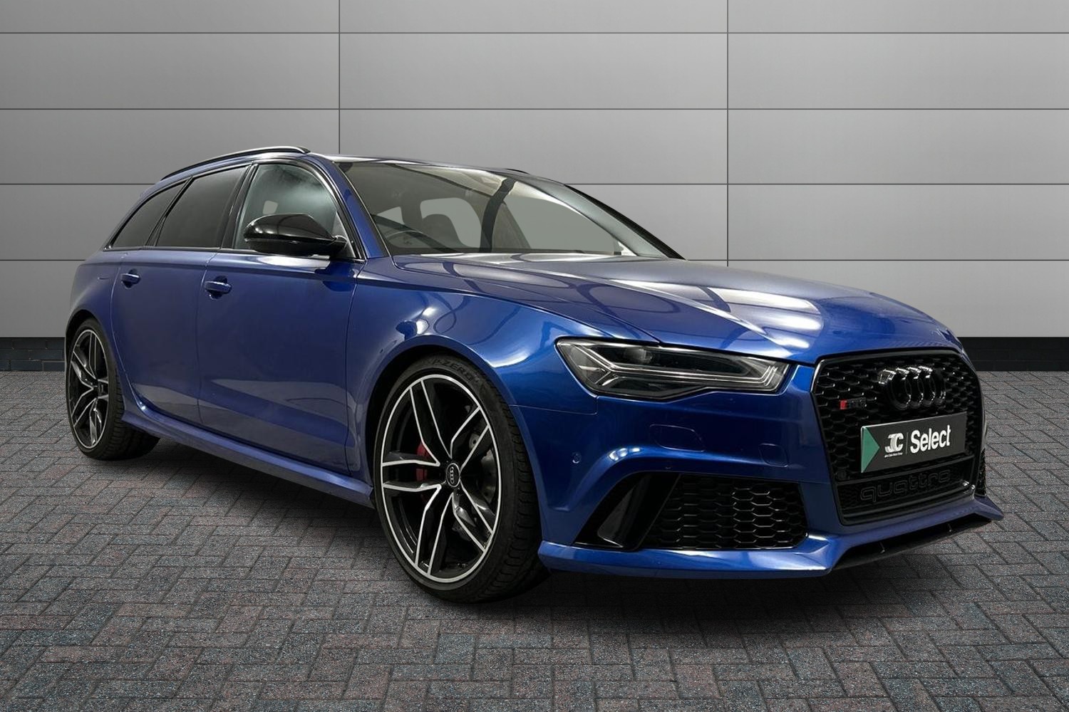 Main listing image - Audi RS6