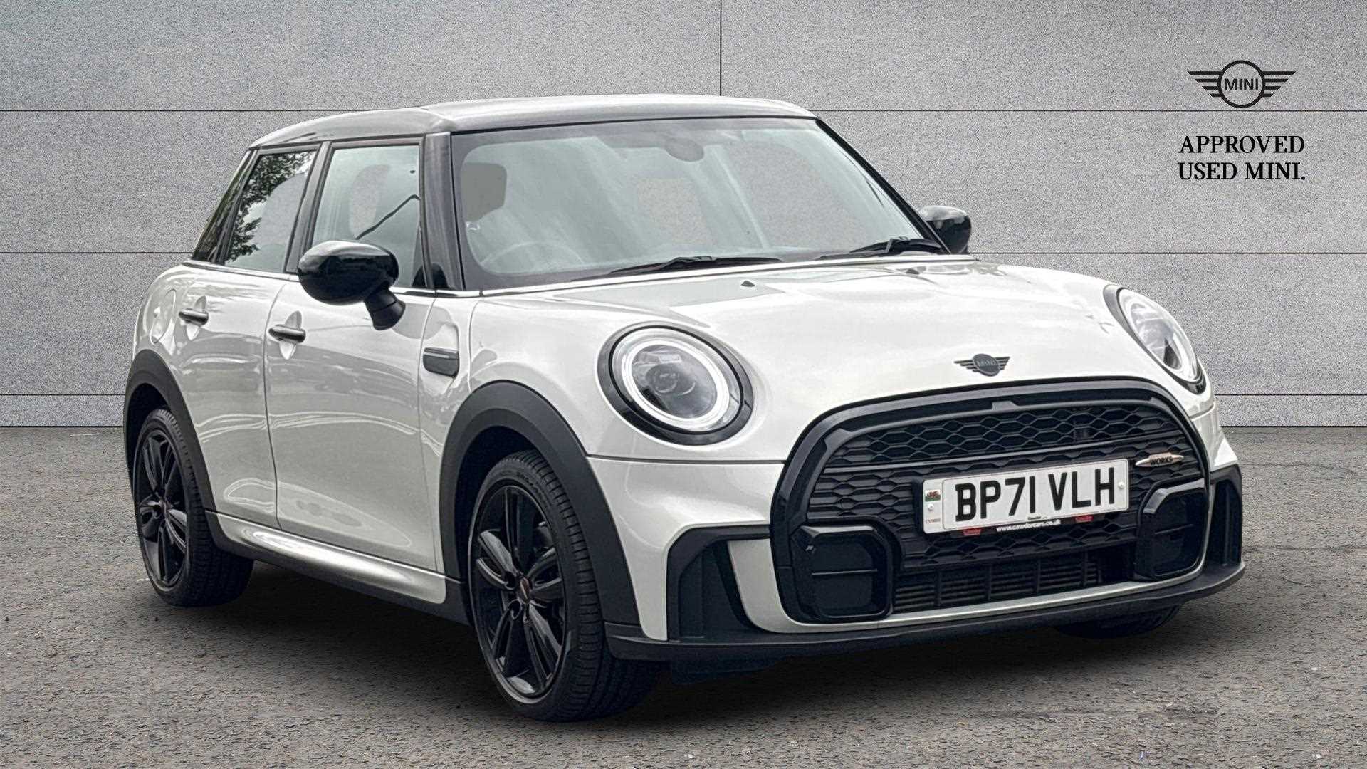 Main listing image - MINI Hatchback 5dr