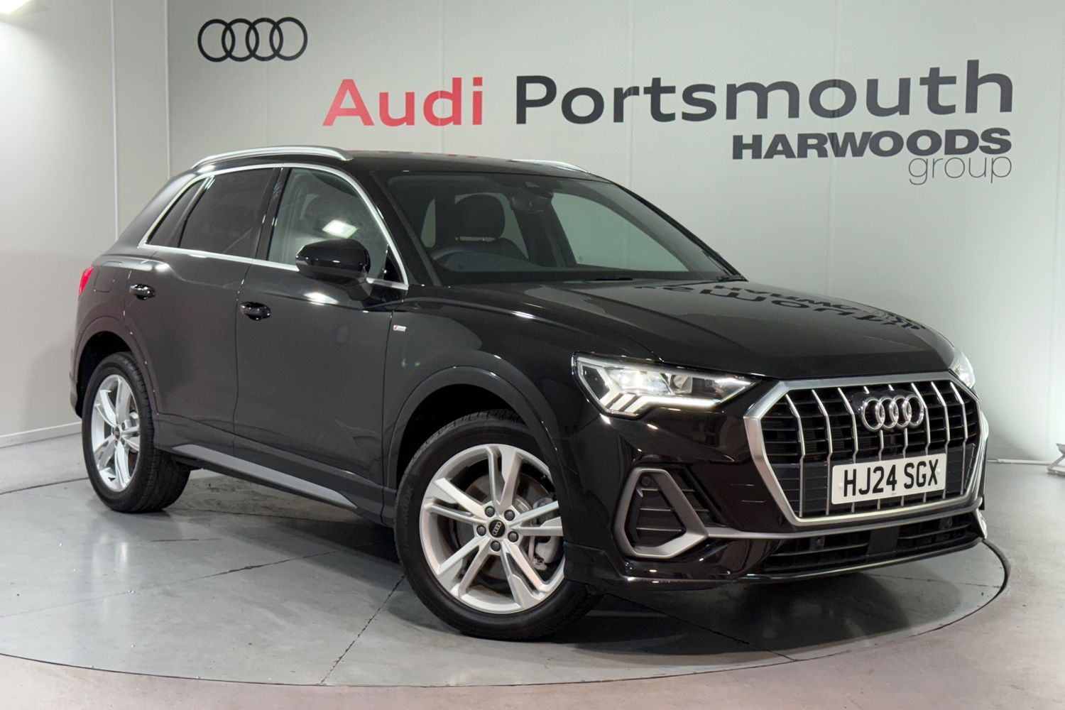 Main listing image - Audi Q3