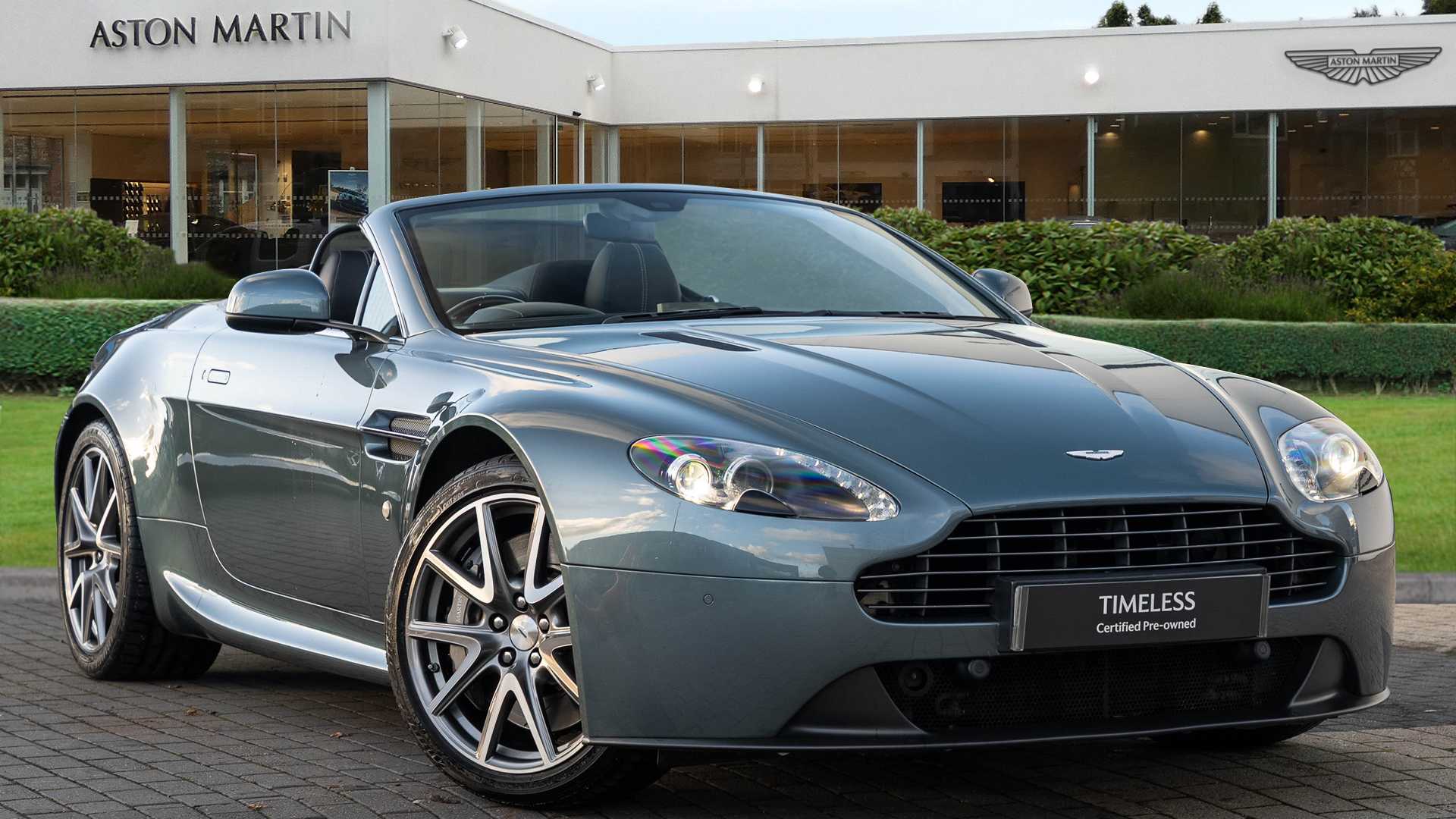 Main listing image - Aston Martin Vantage
