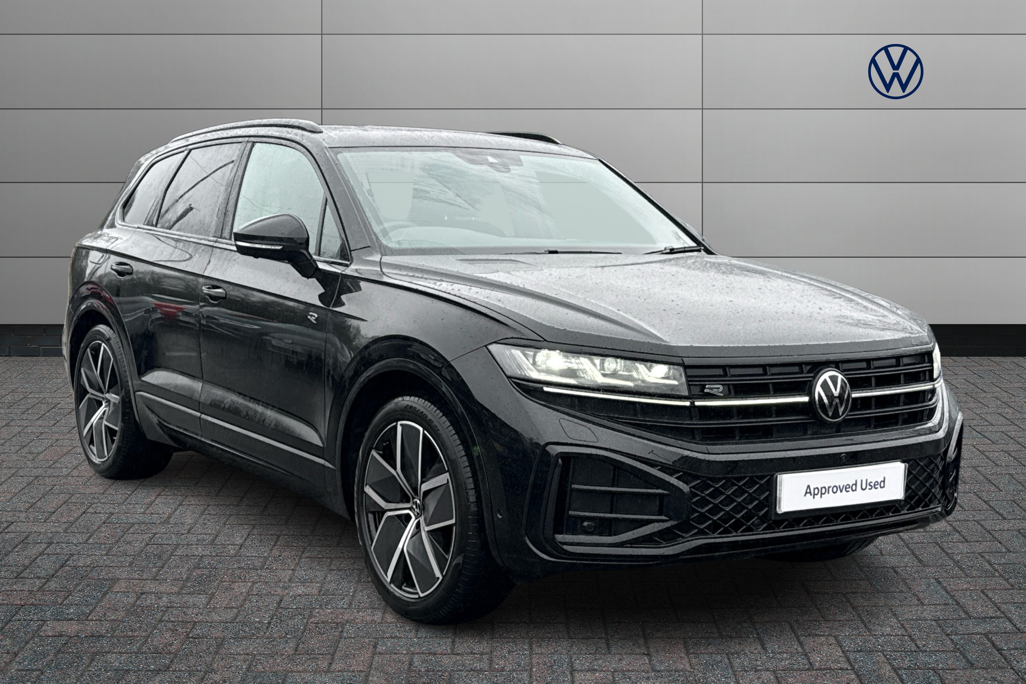 Main listing image - Volkswagen Touareg