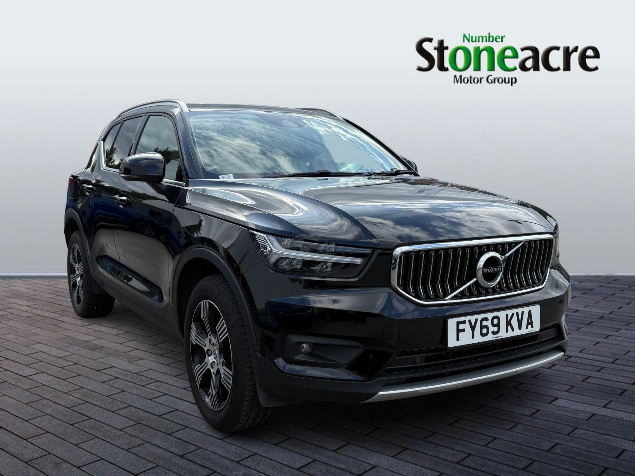 Main listing image - Volvo XC40