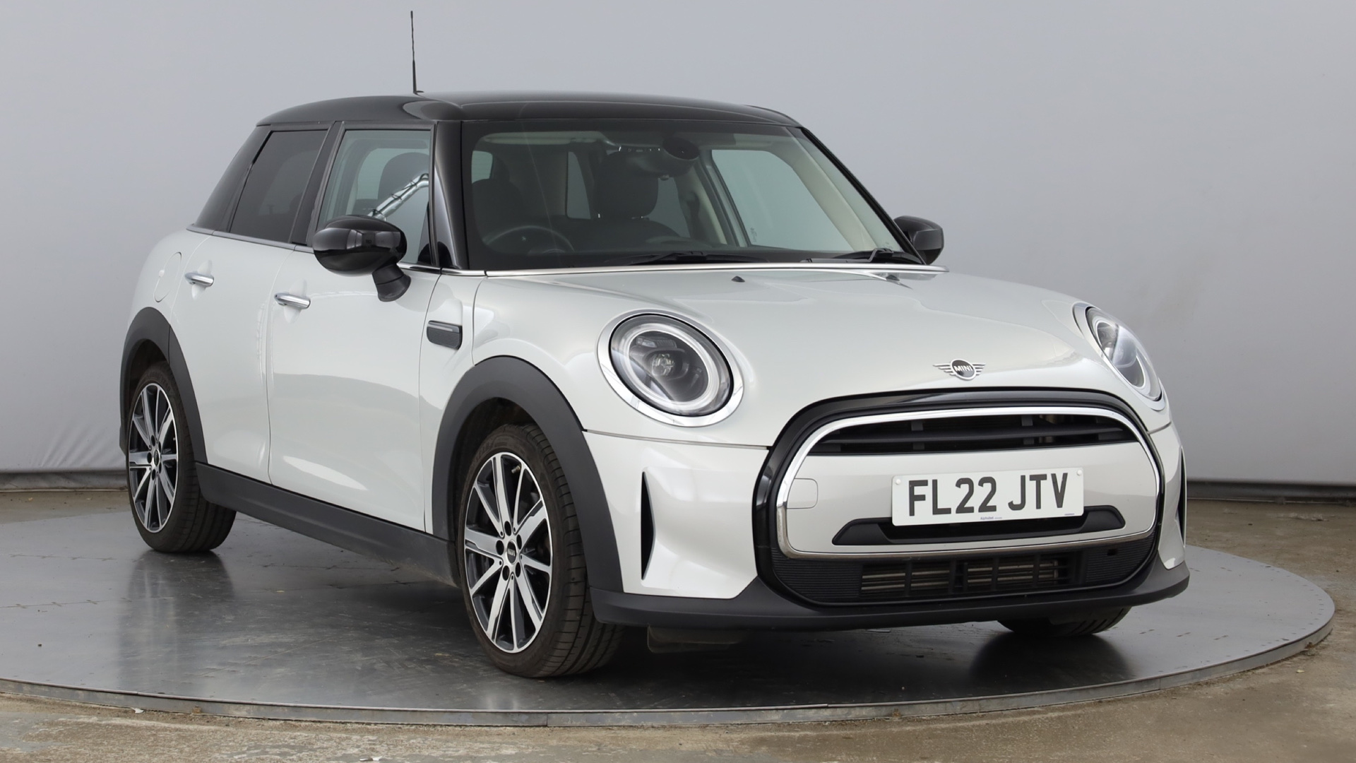 Main listing image - MINI Hatchback 5dr