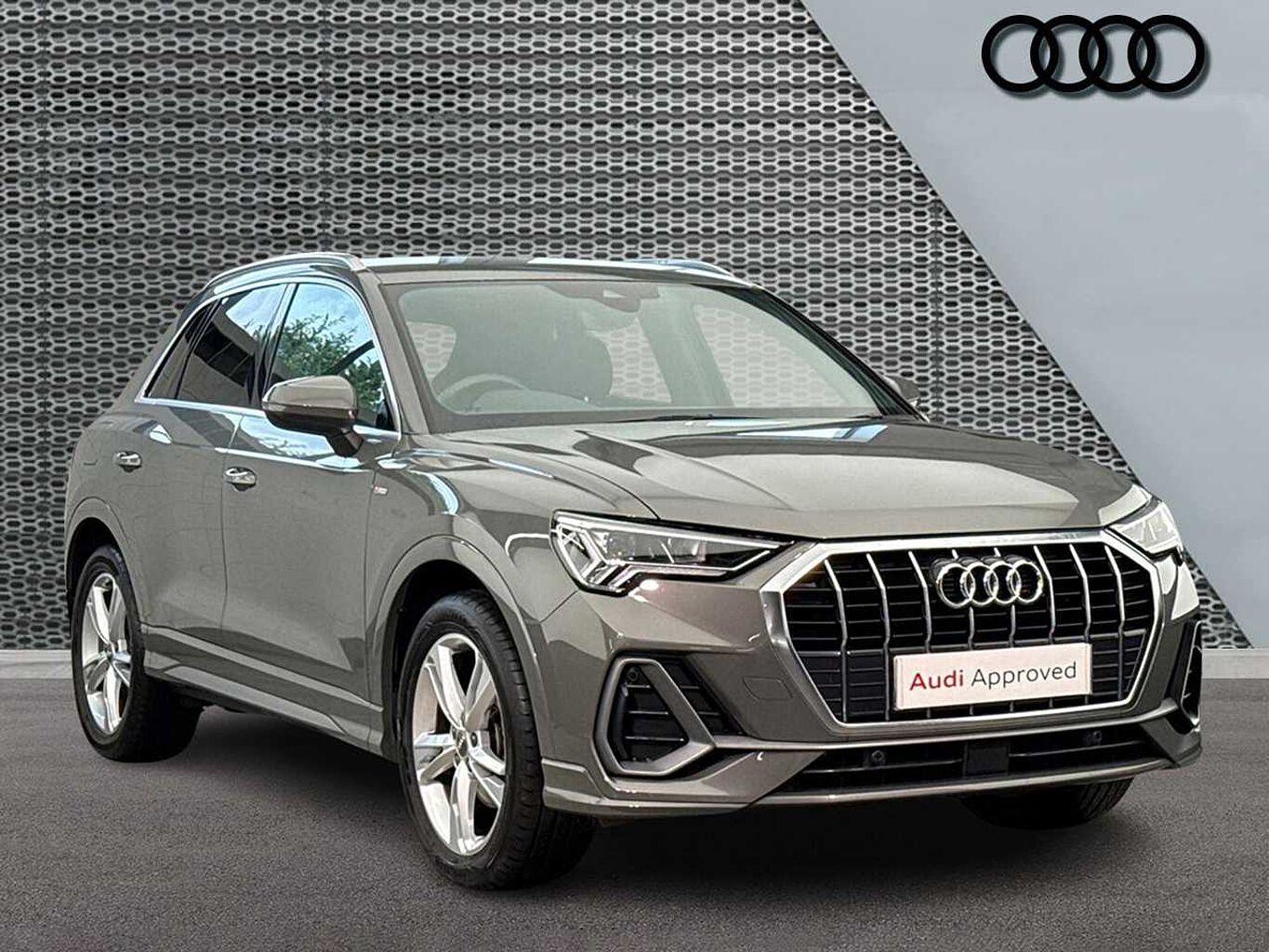 Main listing image - Audi Q3
