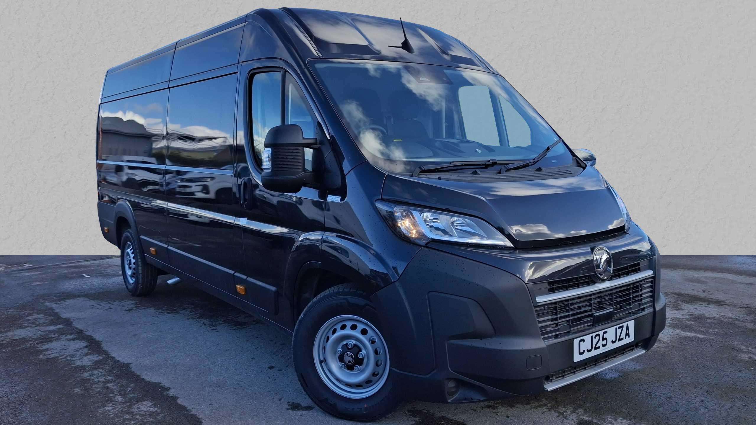 Main listing image - Vauxhall Movano