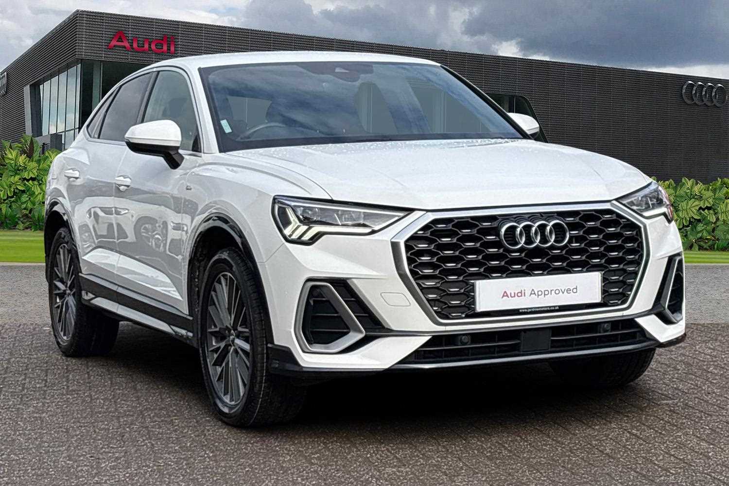 Main listing image - Audi Q3