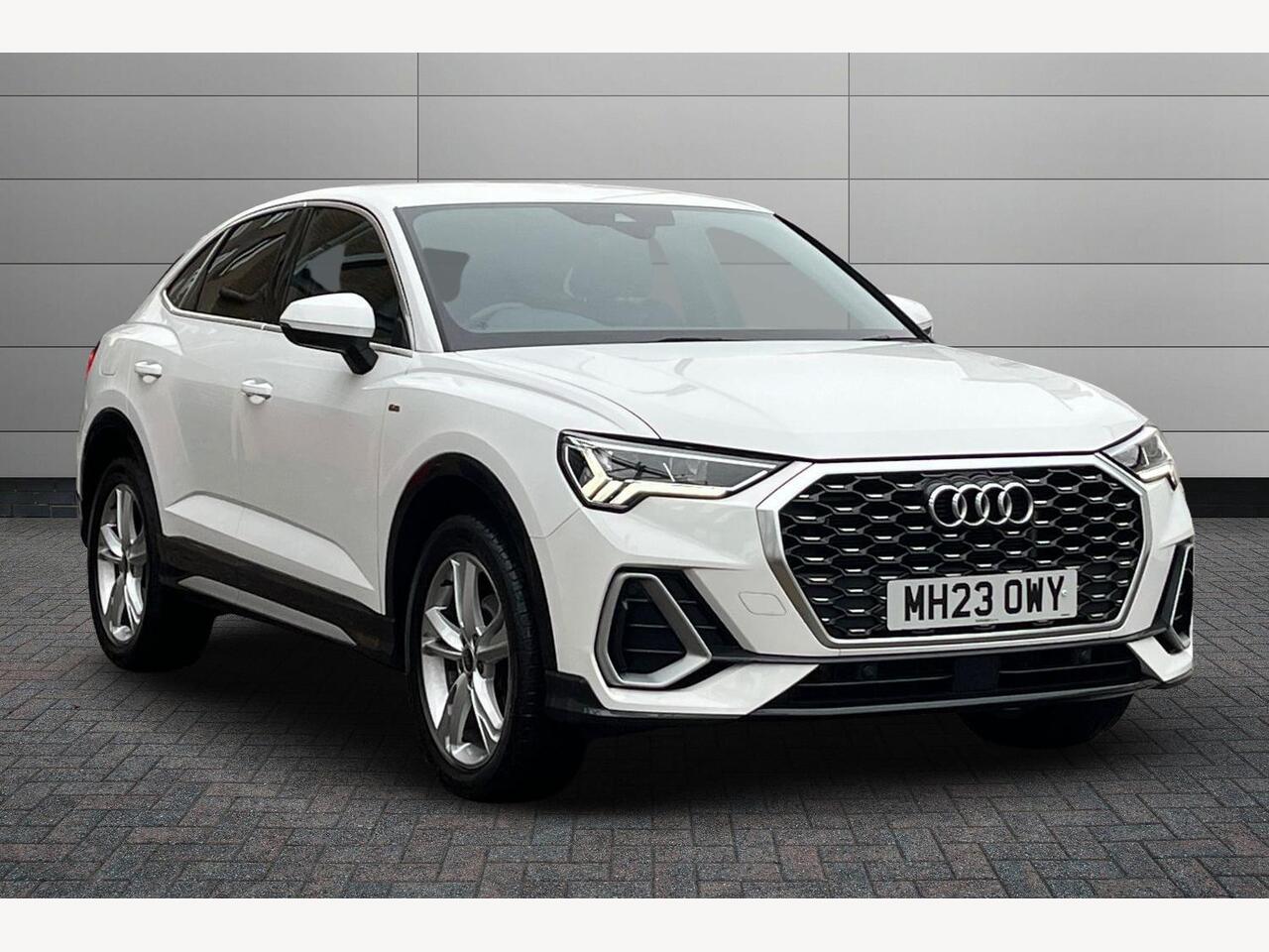 Main listing image - Audi Q3