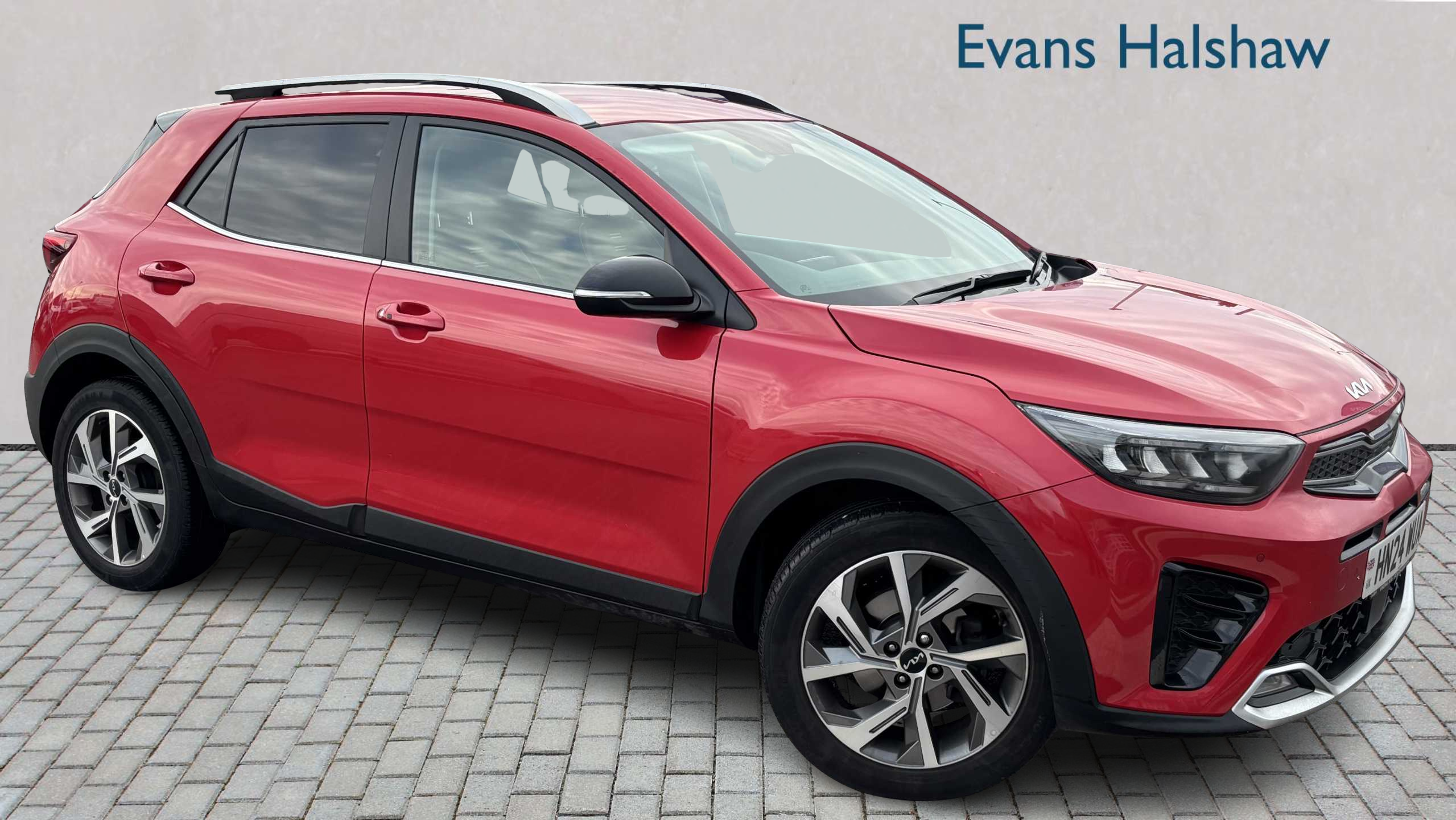 Main listing image - Kia Stonic