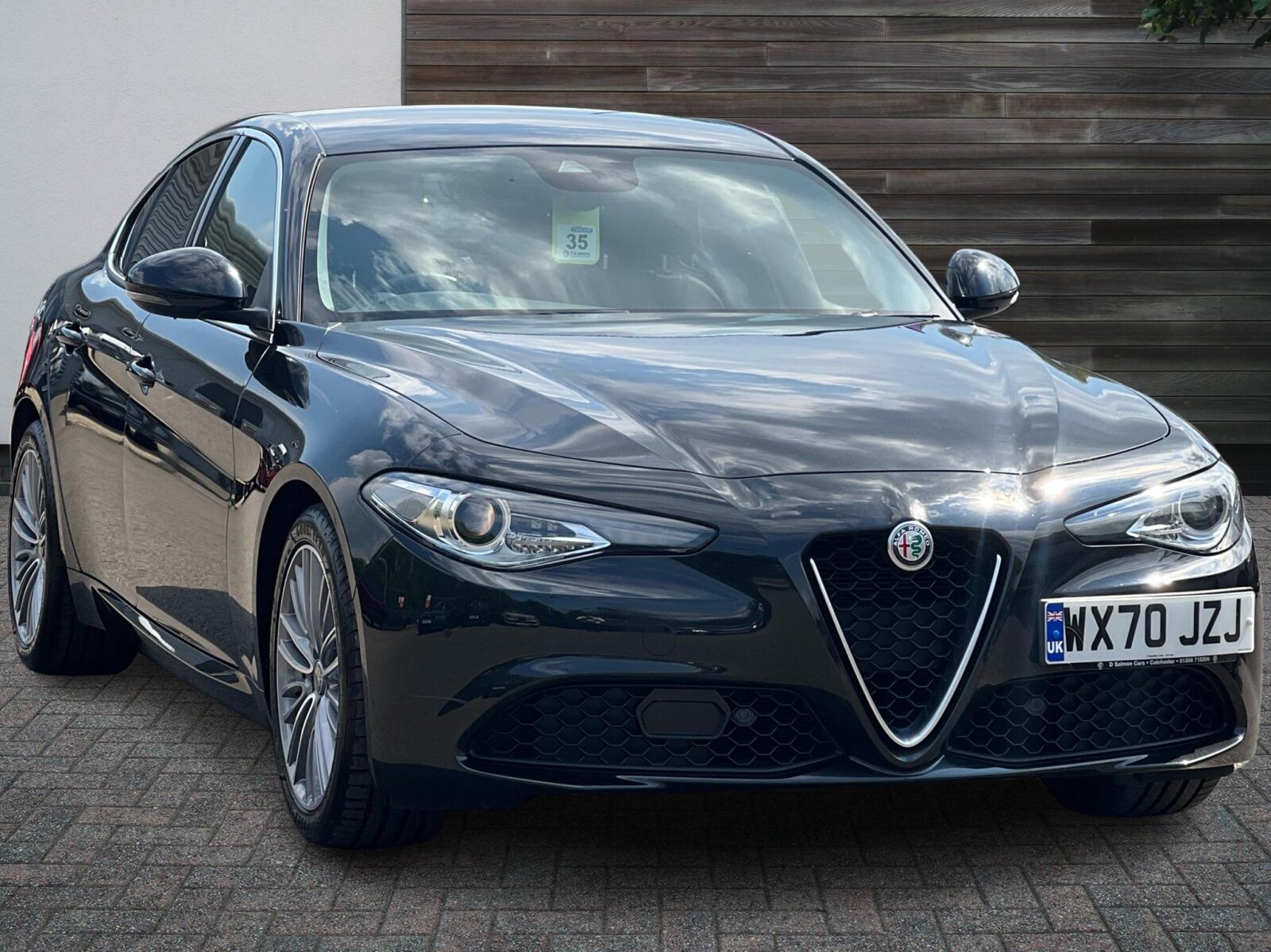 Main listing image - Alfa Romeo Giulia