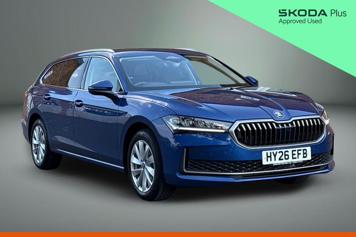 Main listing image - Skoda Superb