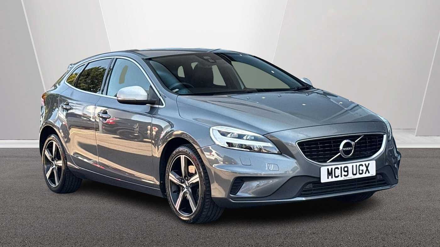Main listing image - Volvo V40