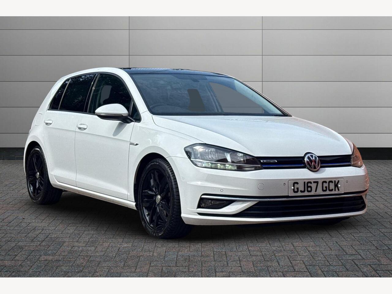 Main listing image - Volkswagen Golf