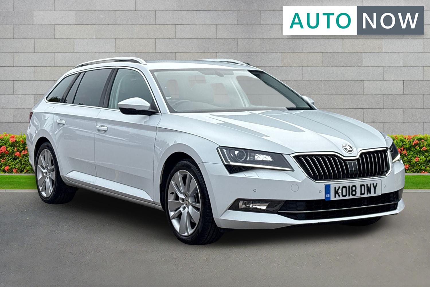 Main listing image - Skoda Superb