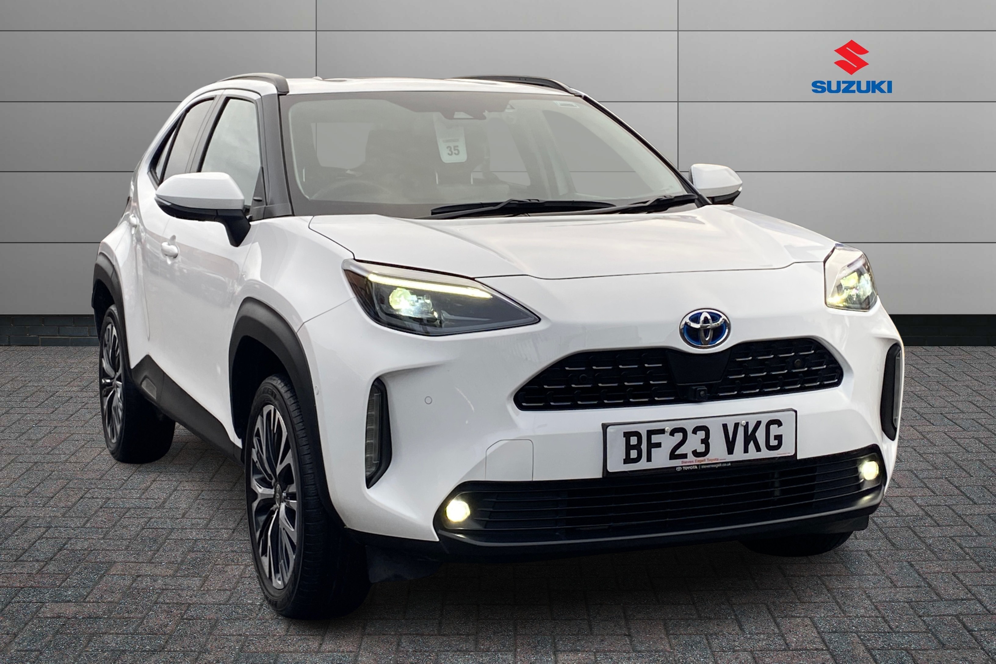 Main listing image - Toyota Yaris Cross
