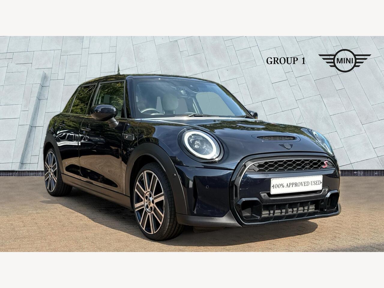 Main listing image - MINI Hatchback 5dr