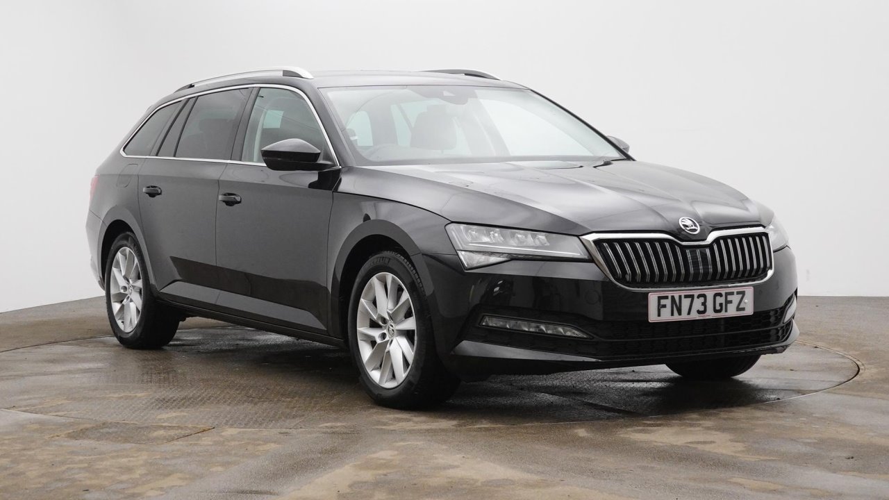 Main listing image - Skoda Superb Estate