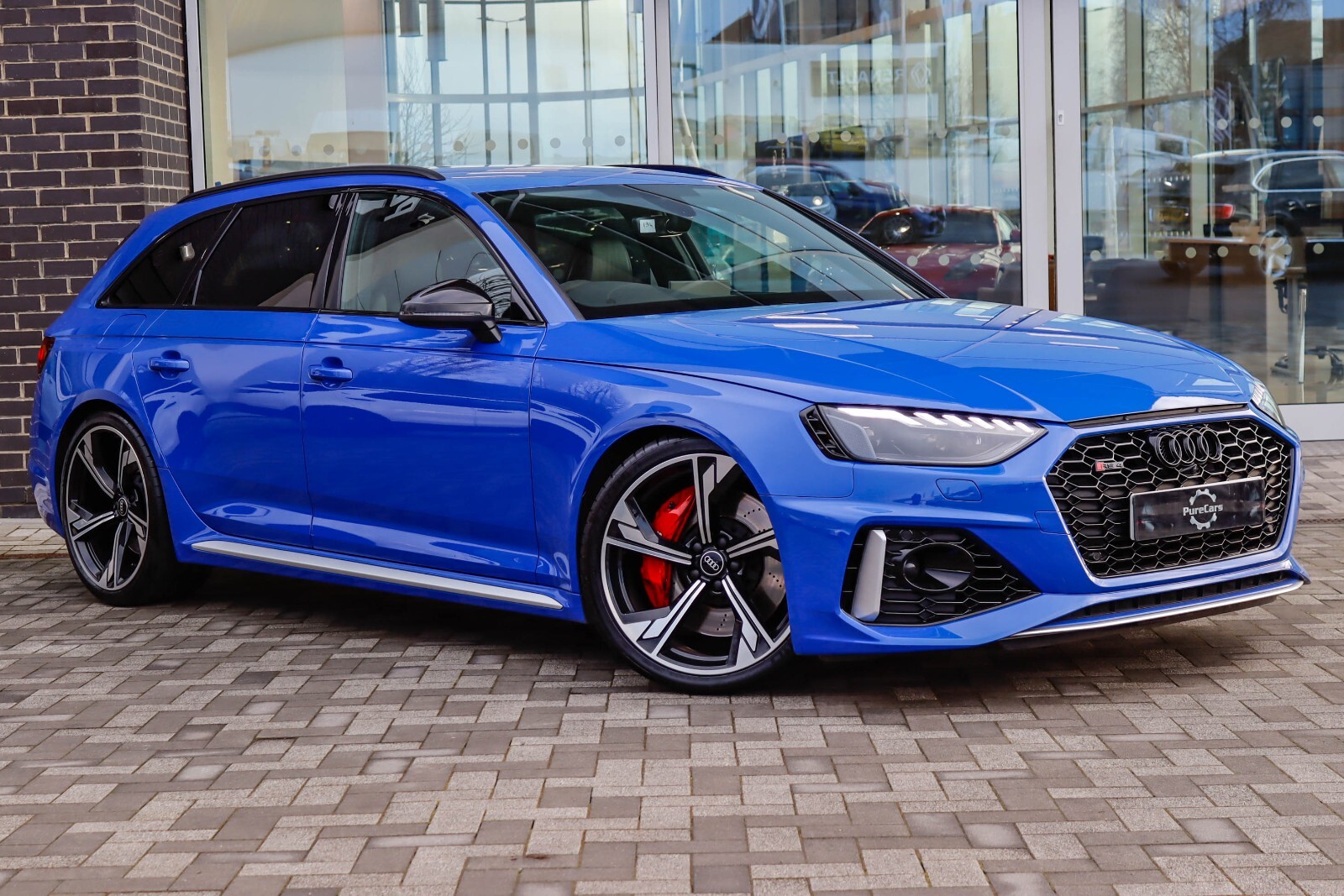 Main listing image - Audi RS4