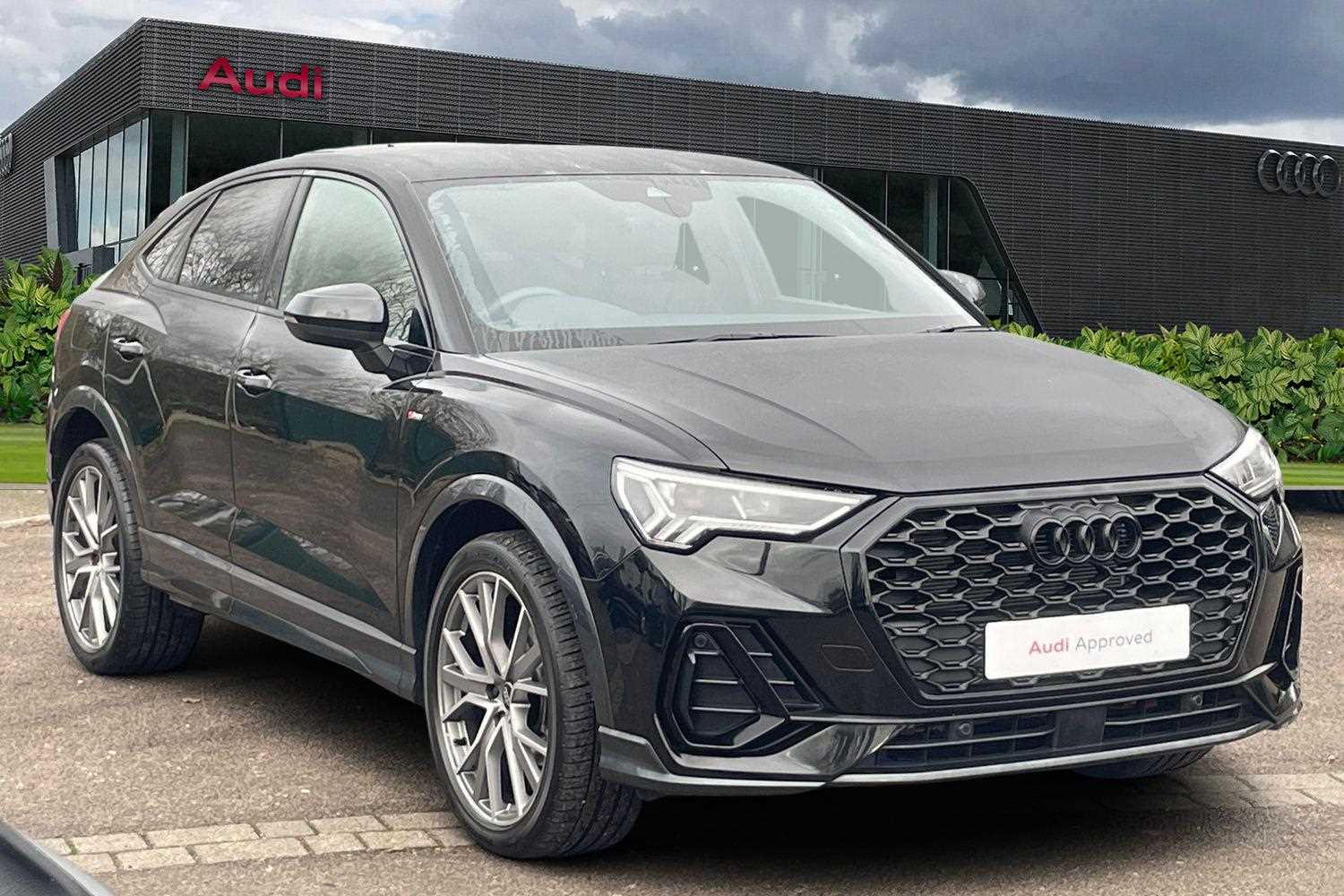 Main listing image - Audi Q3