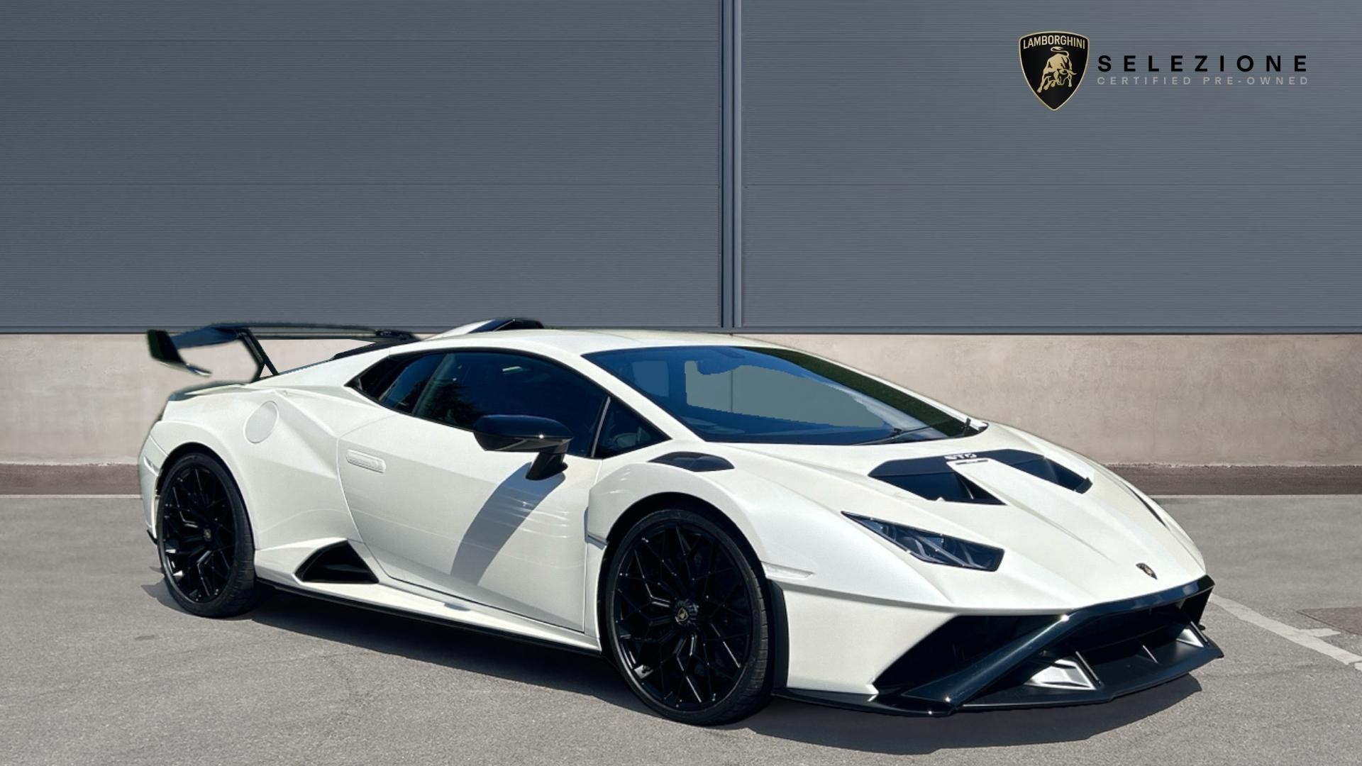 Main listing image - Lamborghini Huracan