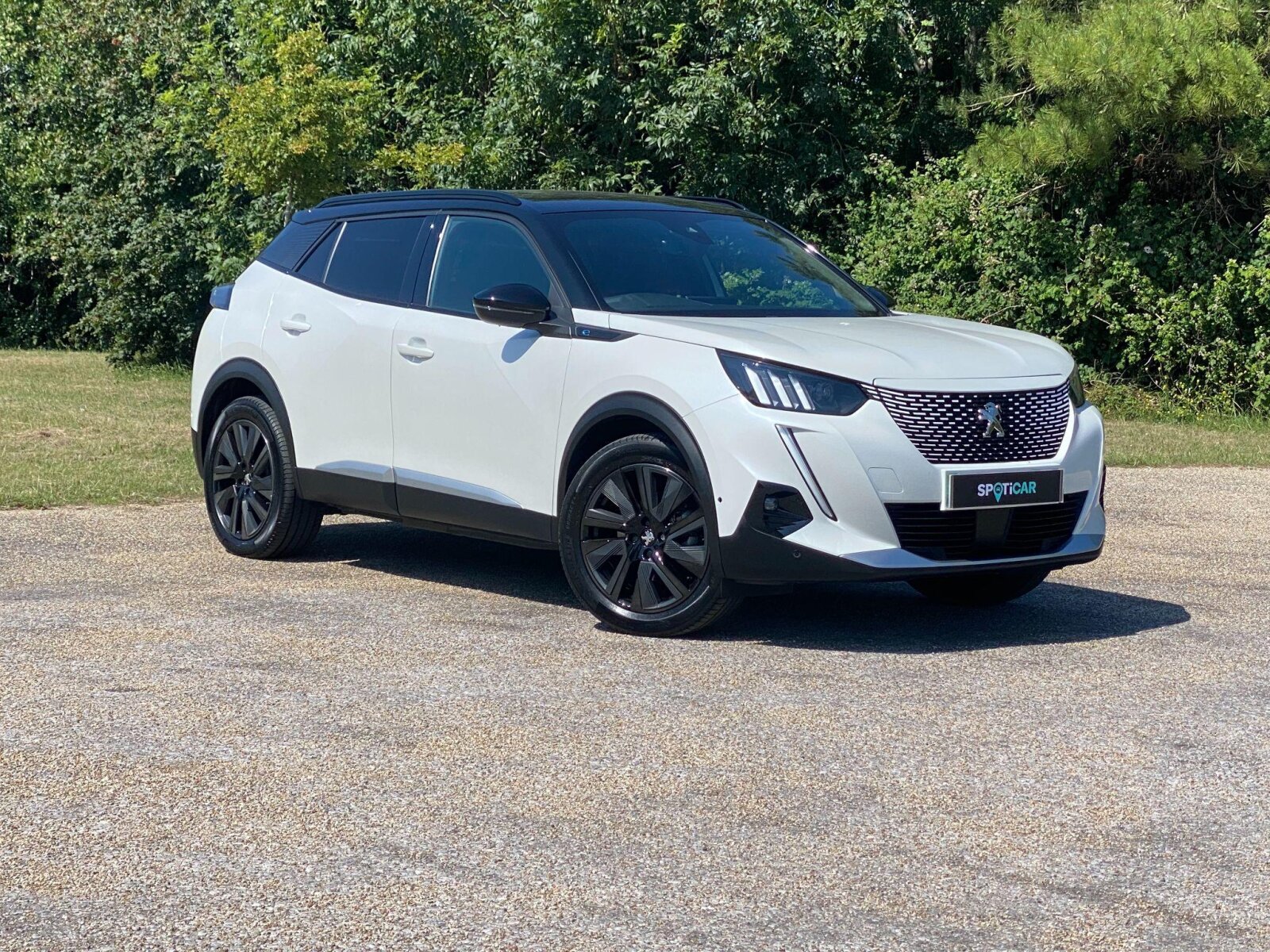 Main listing image - Peugeot e-2008