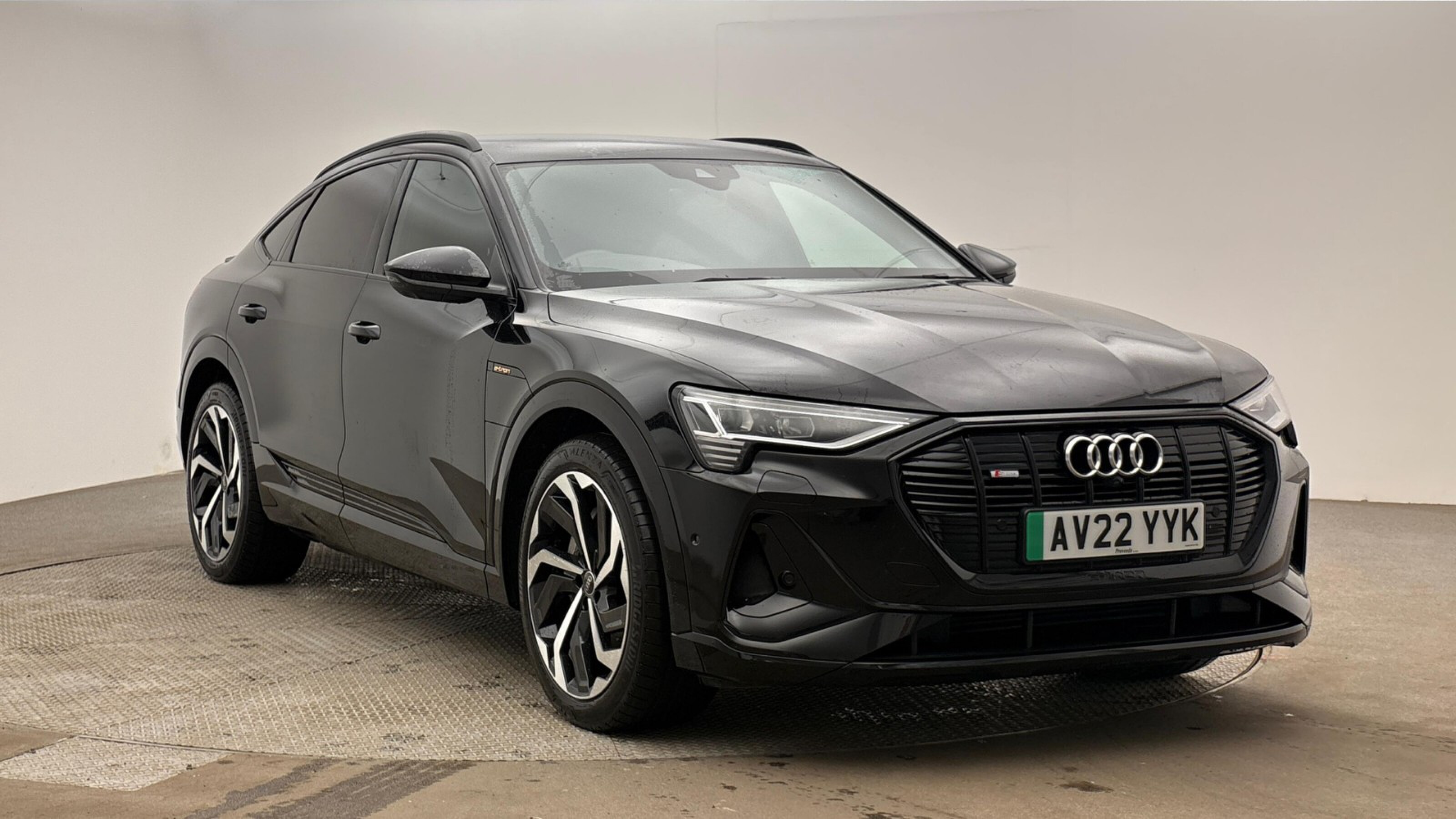 Main listing image - Audi e-tron