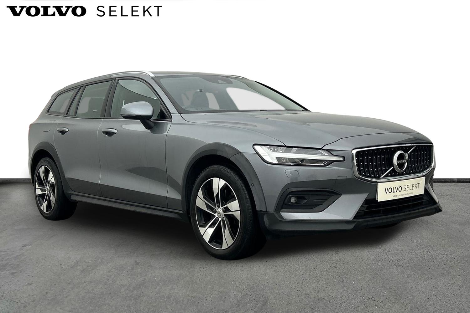 Main listing image - Volvo V60 Cross Country