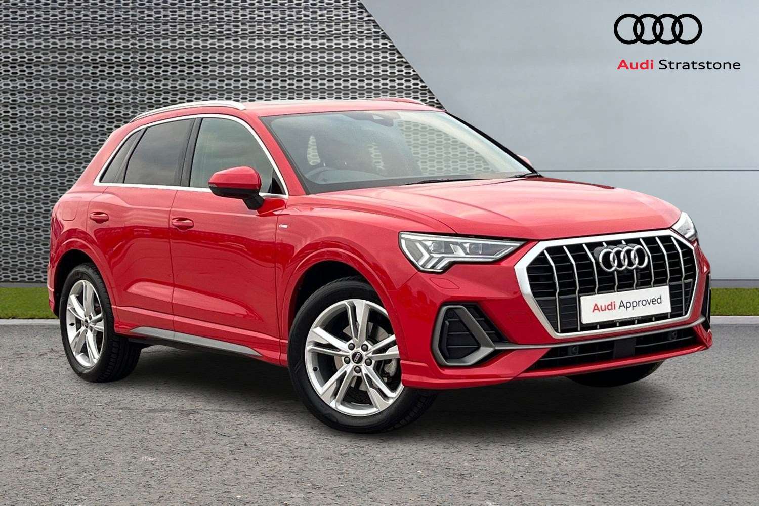 Main listing image - Audi Q3