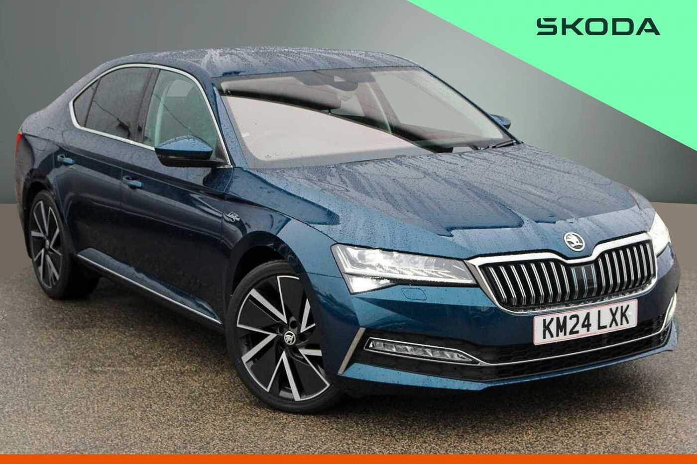 Main listing image - Skoda Superb