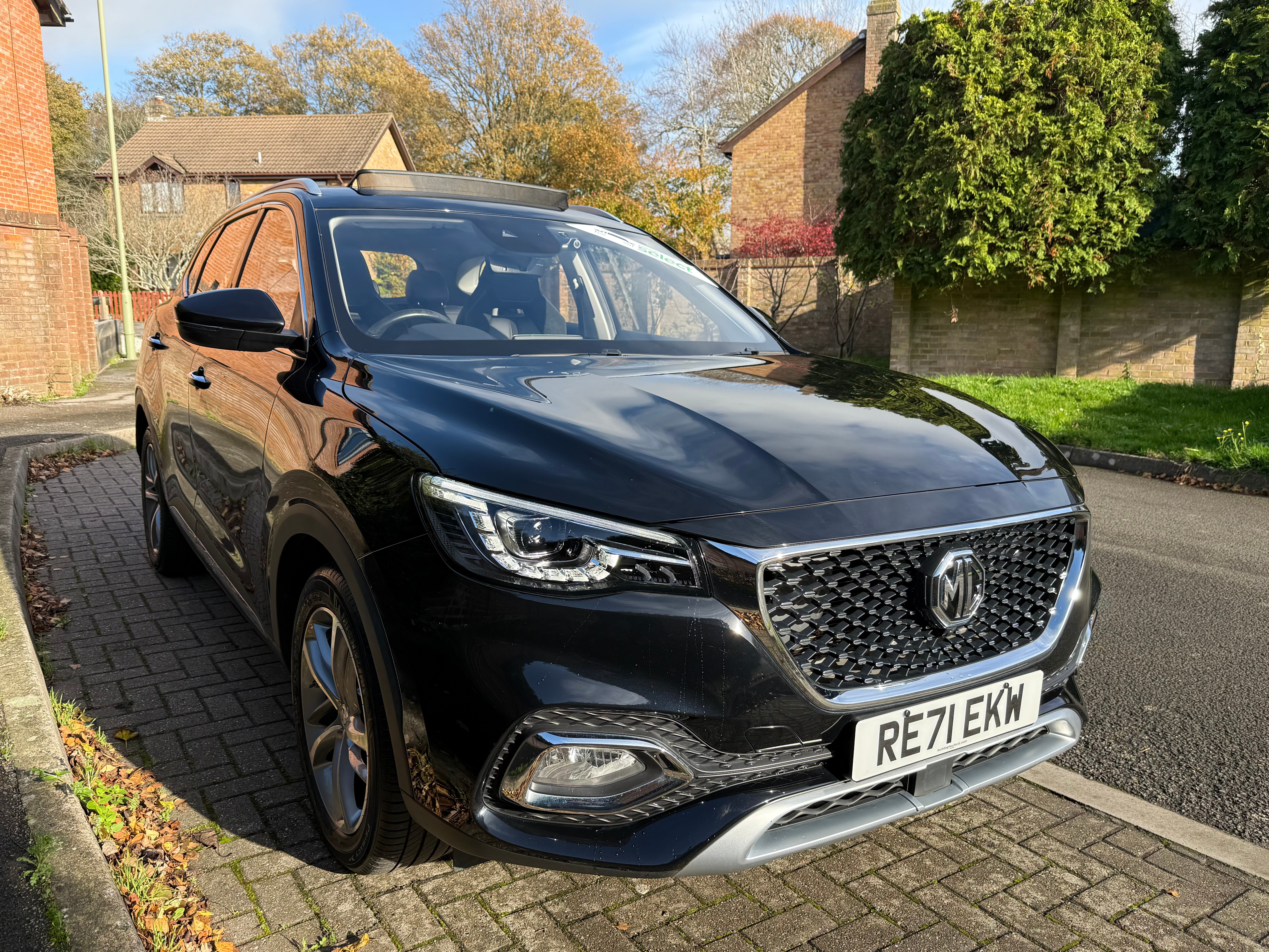 Main listing image - MG HS