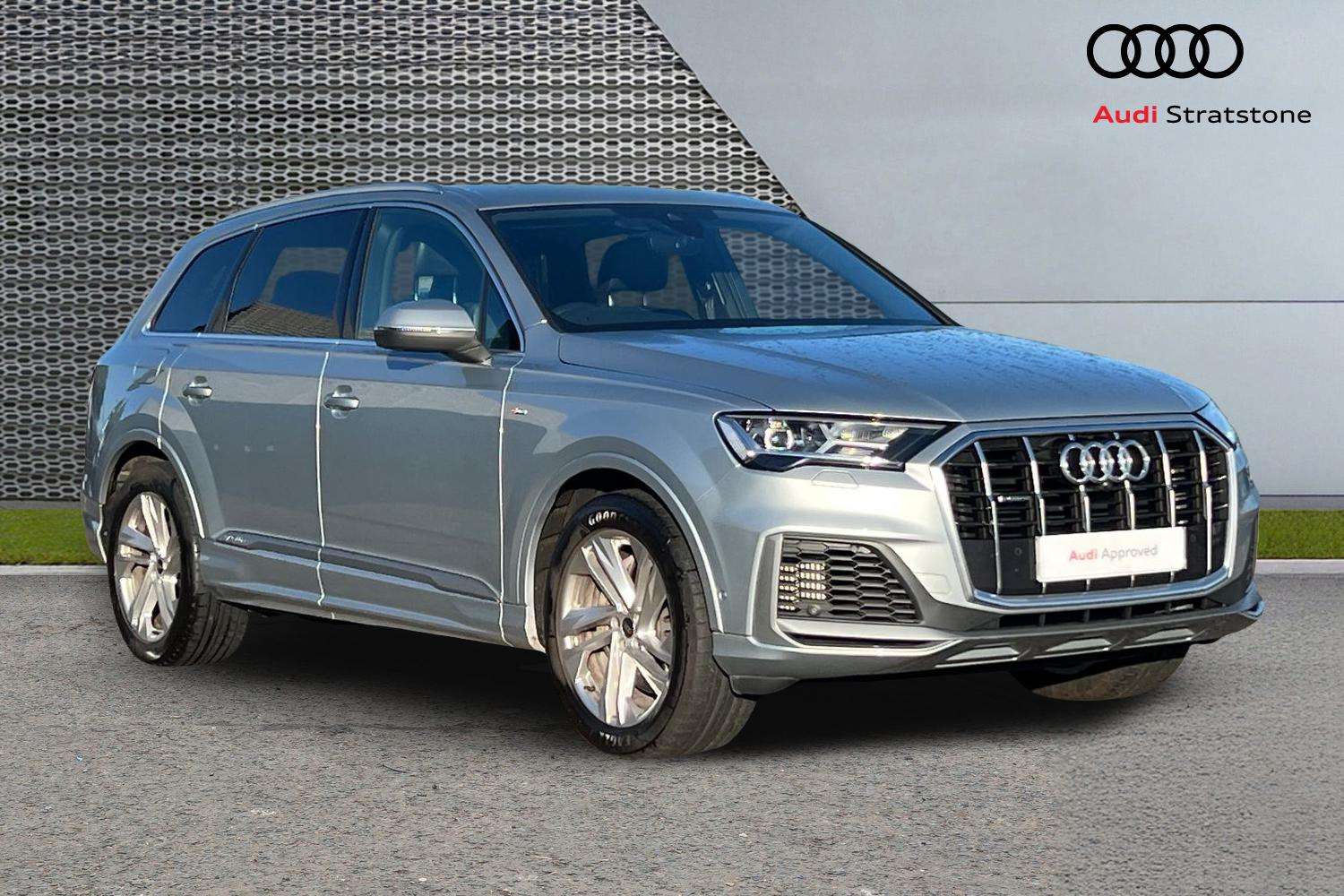 Main listing image - Audi Q7