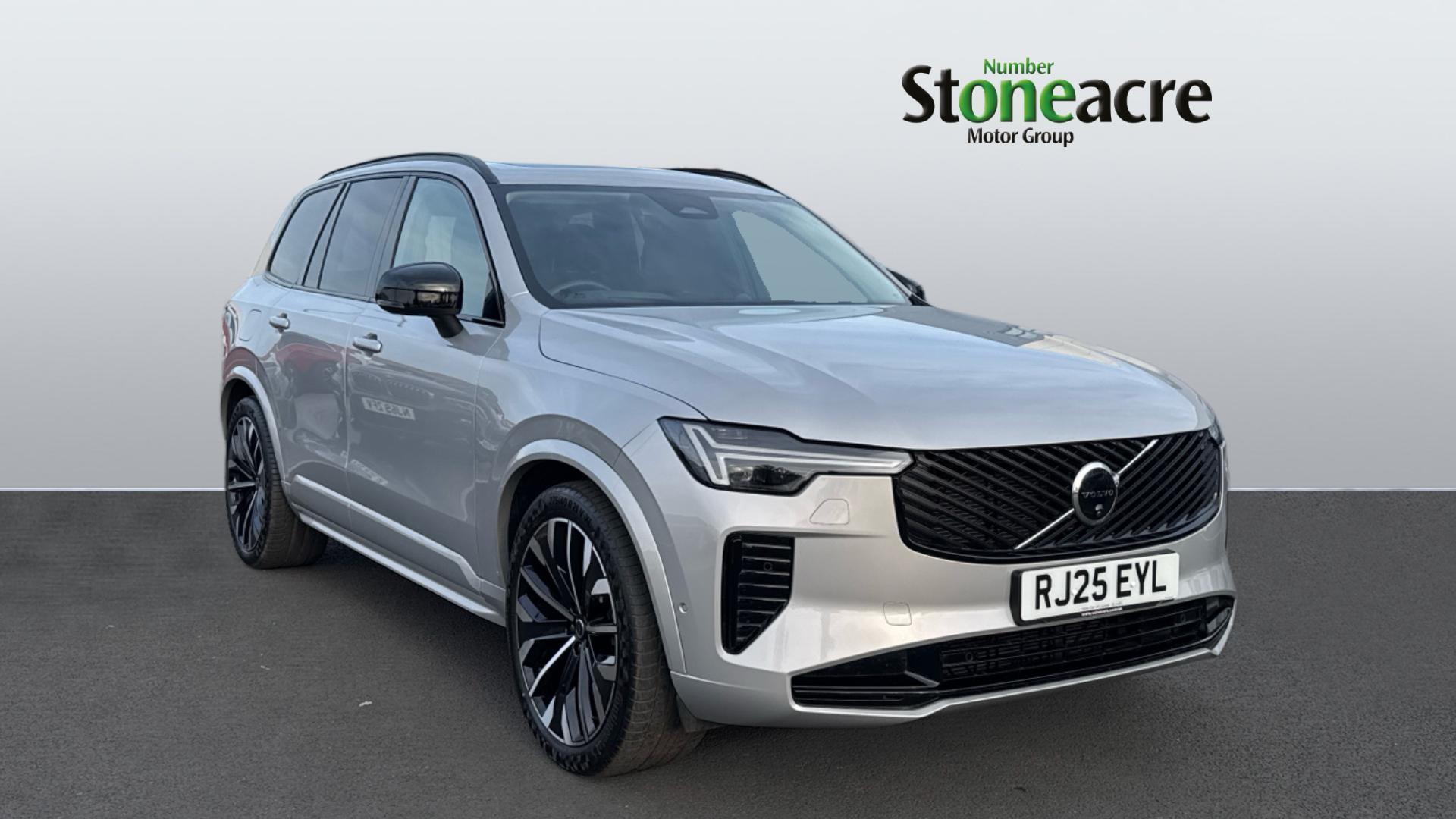 Main listing image - Volvo XC90